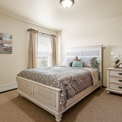 Bright, well-furnished private resident bedroom