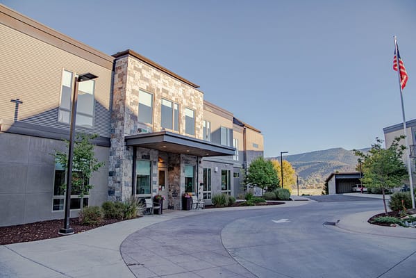 Exterior view of Sopris Lodge at Carbondale