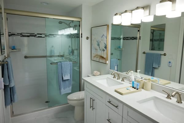 Well-decorated bathroom with modern fixtures