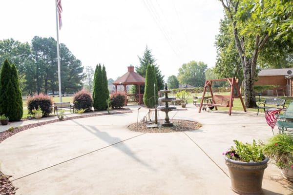 Fountain and seating area in a tranquil outdoor space