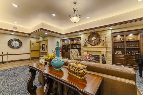 Interior common area with furniture and decor