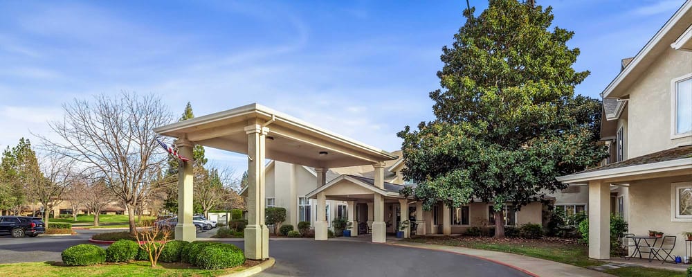Exterior view of Marbella Chico assisted living facility