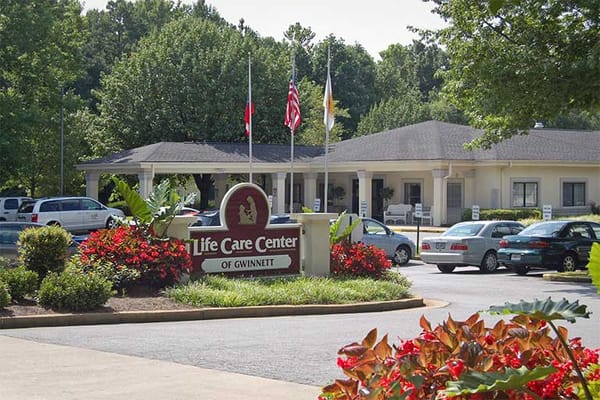 Exterior view of Life Care Center of Gwinnett entrance