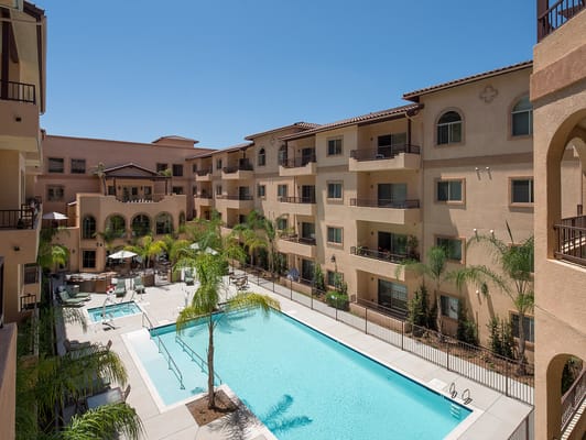 View of the pool area and building at Lantern Crest