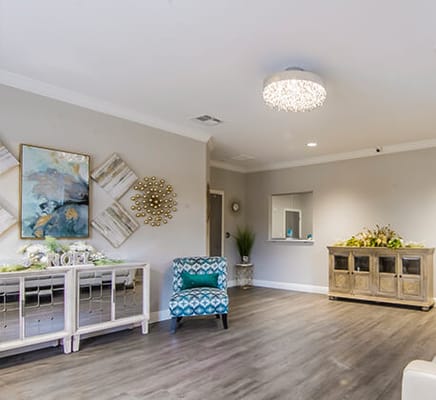 Brightly decorated common area with elegant fixtures