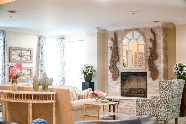 Cozy interior common area with seating and decorations