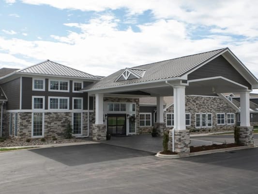 Exterior view of The Willows at Harrodsburg entrance