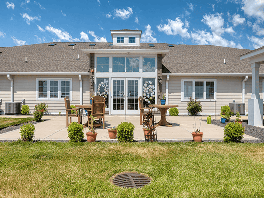 Exterior view of the Cedarhurst of Bethalto facility