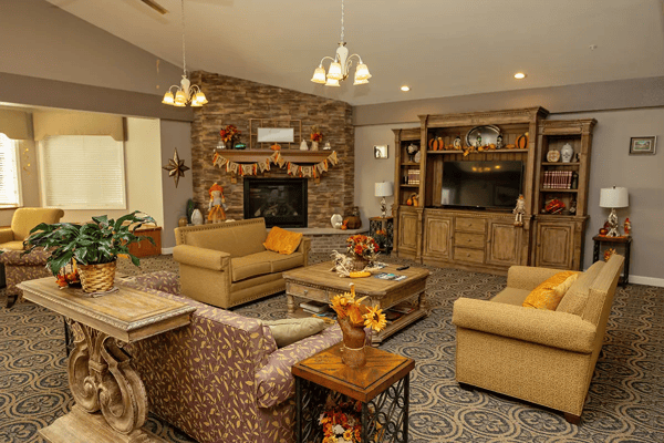 Comfortable common area with decor and seating