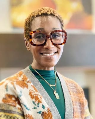 Towerlight On Wooddale Avenue