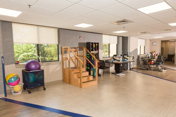 Royal Suites Health Care & Rehabilitation
