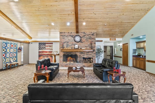 Common area with seating and decorative elements