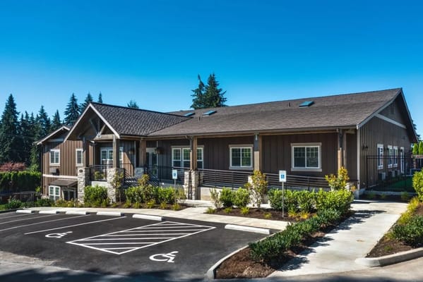Exterior view of The Legacy of Bothell facility