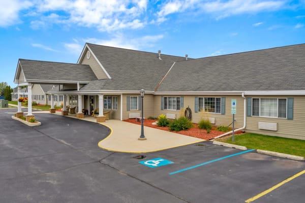 Exterior view of LakeHouse New Holstein facility