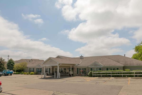 Exterior view of Stoughton Meadows Assisted Living