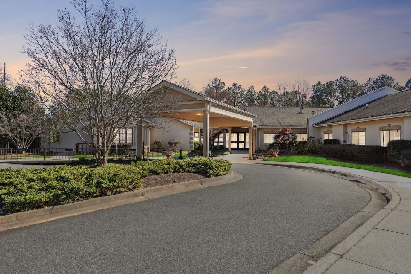 Entrance to Cumming Health and Rehab facility