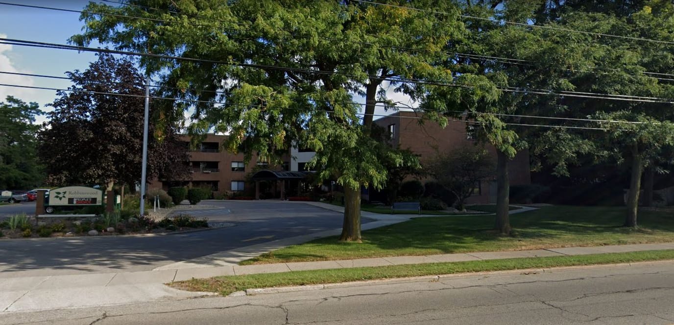 Exterior view of the Robbinswood Assisted Living Community