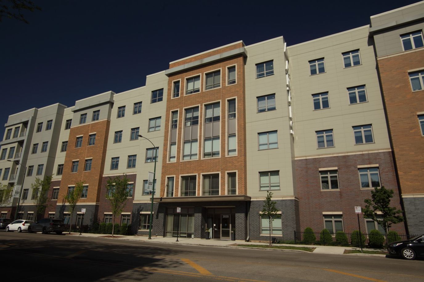 Exterior view of Artis Senior Living of Lakeview building