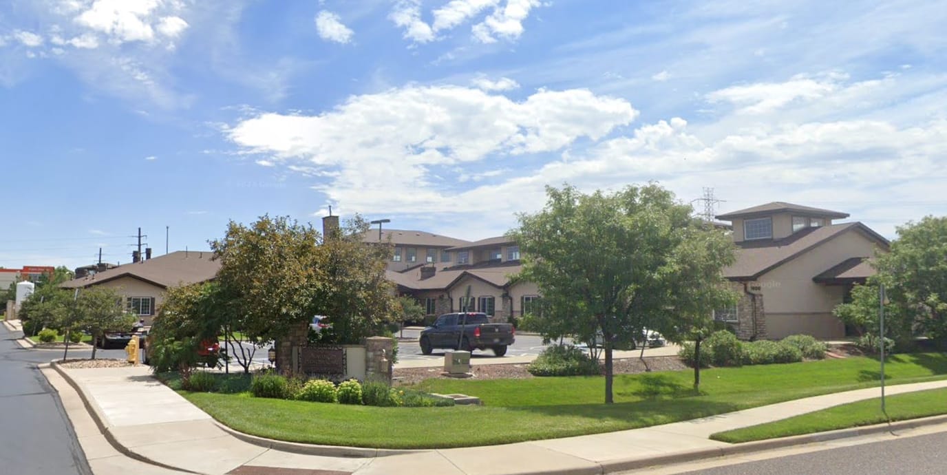 Exterior view of Advanced Health Care of Aurora facility