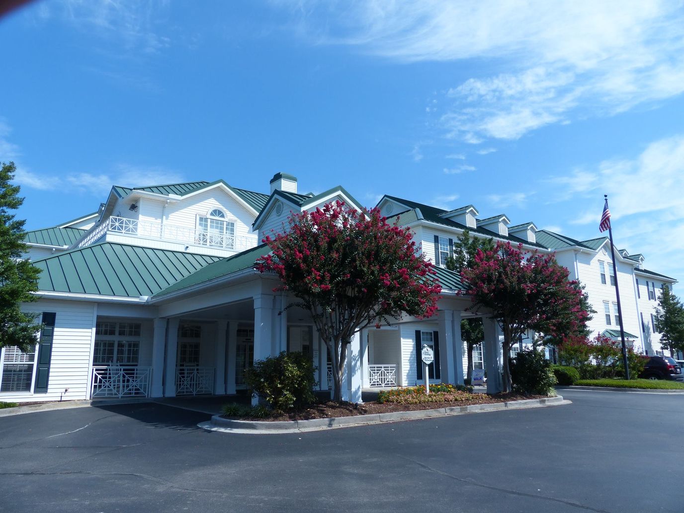 Exterior view of the Arbor Terrace of Knoxville facility