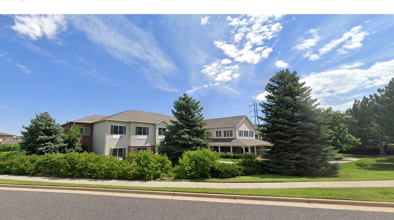 Exterior view of Cadence Aurora assisted living facility