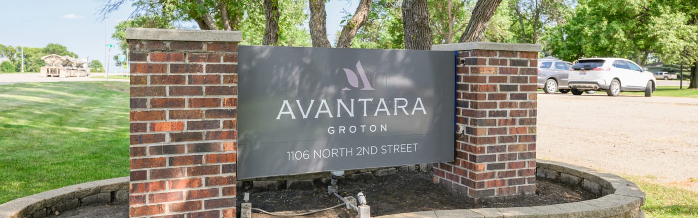 Sign displaying Avantara Groton facility name
