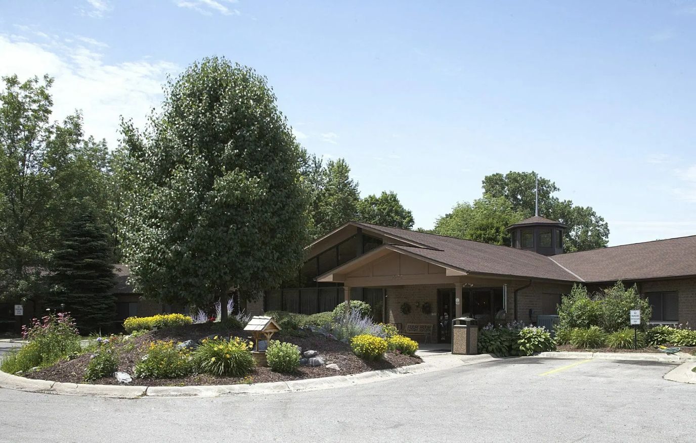 Exterior view of Canterbury Nursing and Rehabilitation Center