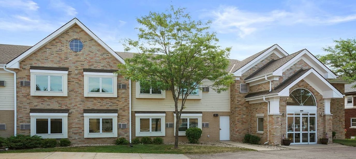 Exterior view of Sun Prairie Senior Living building