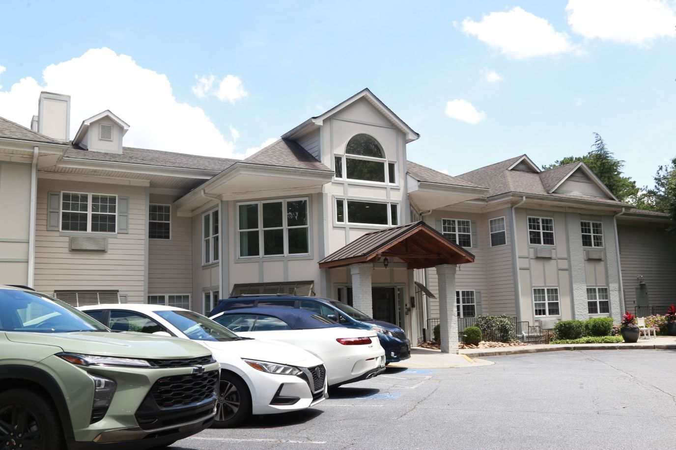Exterior view of Legacy Ridge at Buckhead facility