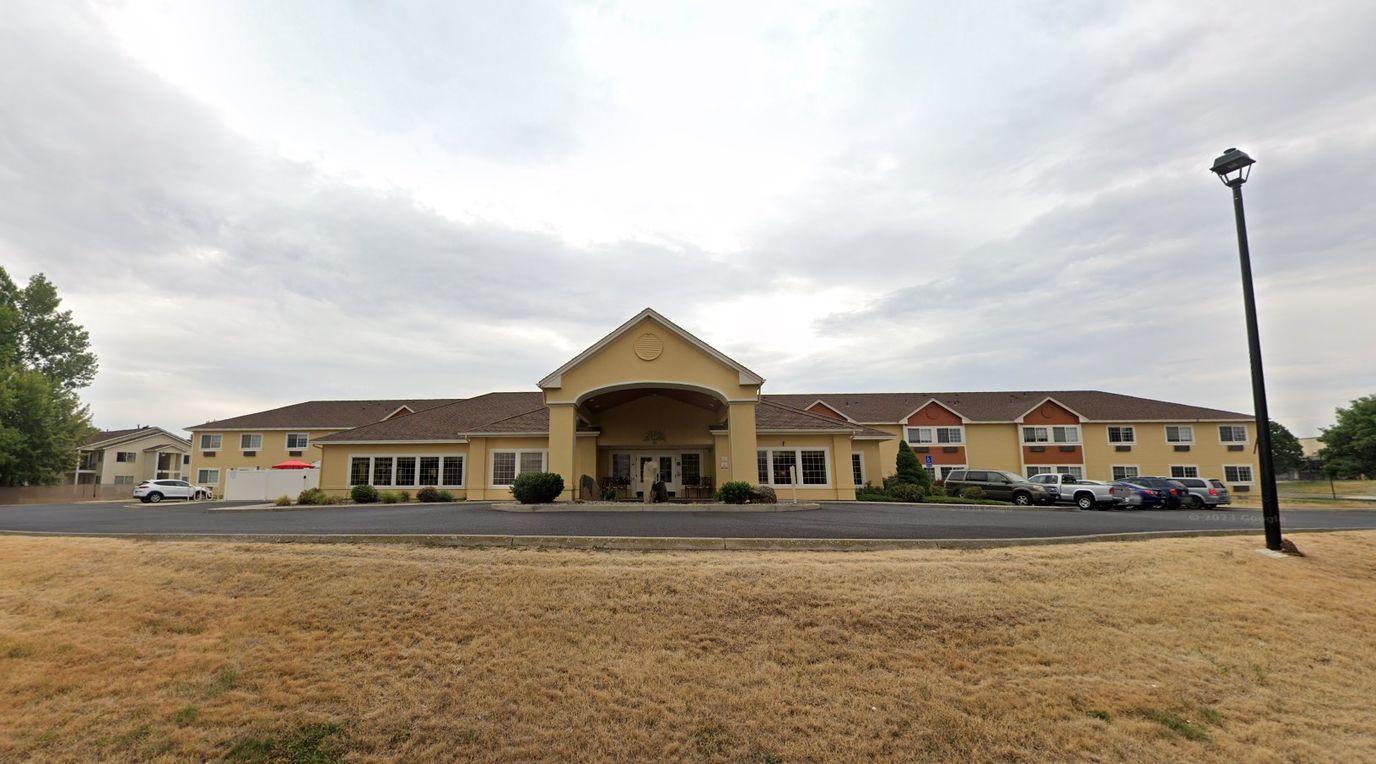 Exterior view of a assisted living facility building