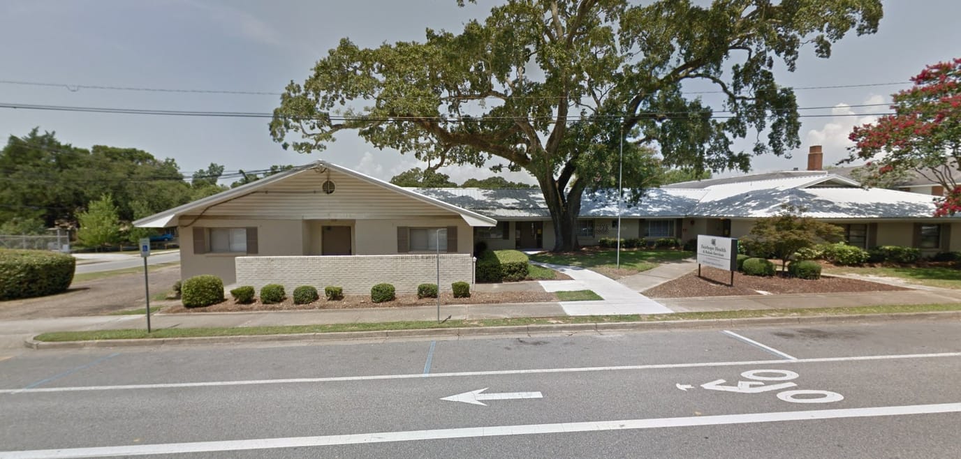 Exterior view of Fairhope Health and Rehab building