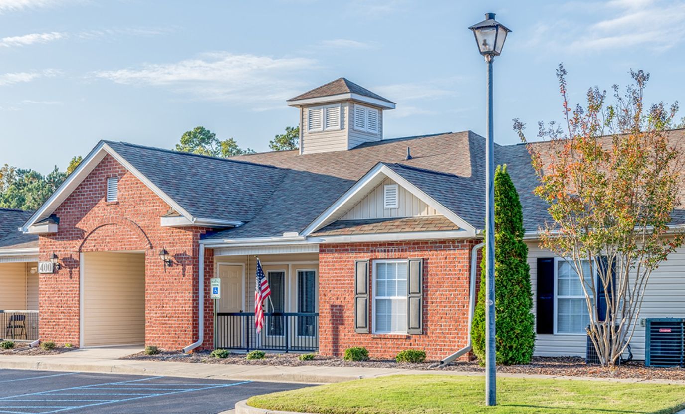 Exterior view of Mill Creek Manor building
