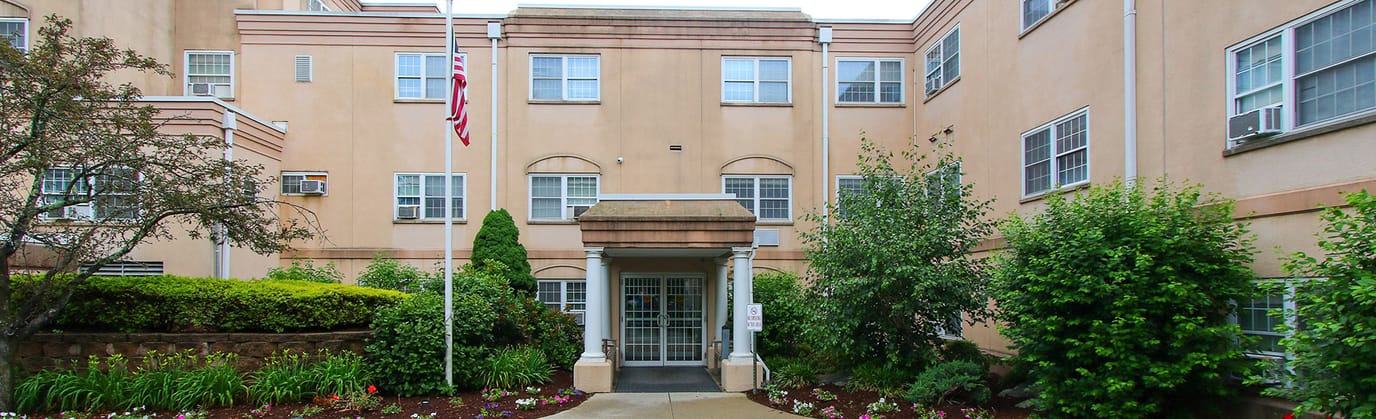 Exterior view of Oak Hill Center for Rehabilitation and Nursing