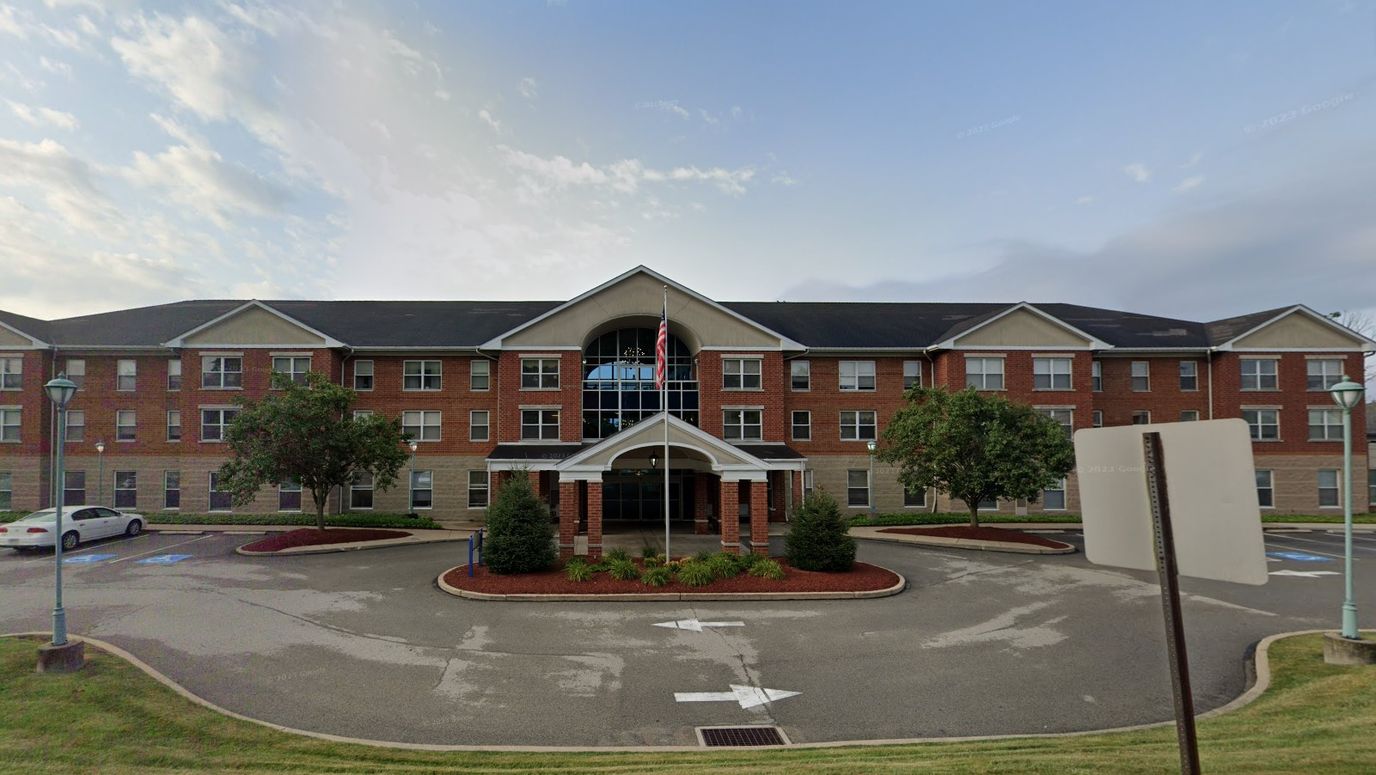 Exterior view of Paramount Senior Living at South Hills