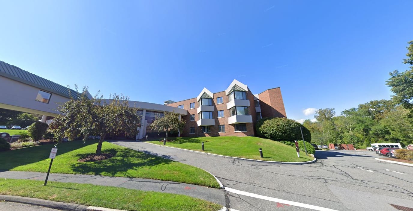 Exterior view of Hampton Suites at Shrewsbury