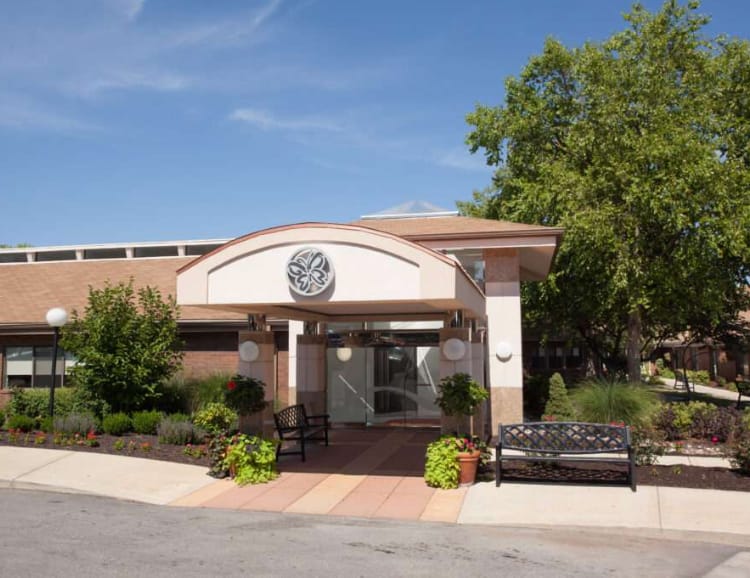 Front entrance of Delmar Gardens of Gwinnett facility