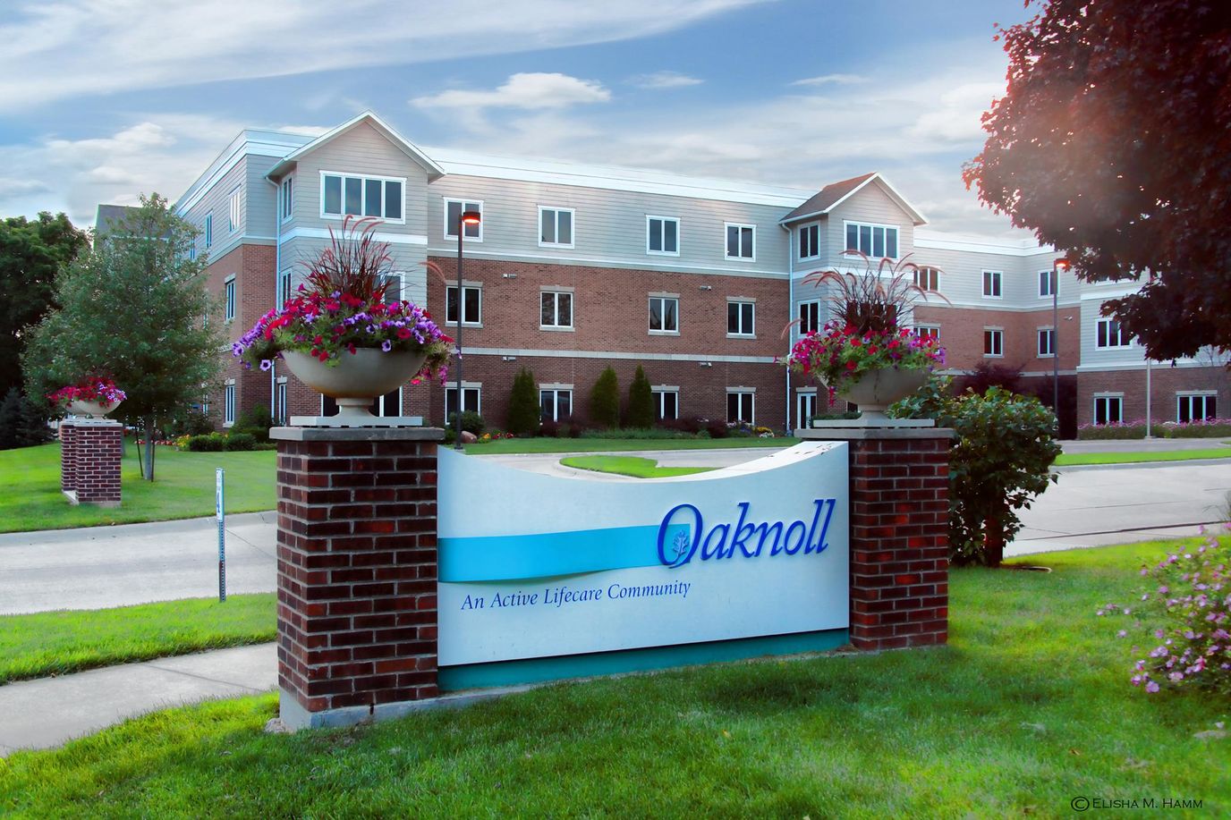 Exterior view of Oaknoll Retirement Residence sign