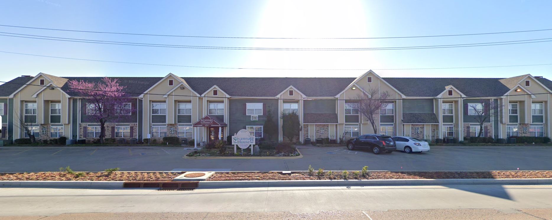Exterior view of Savannah House Senior Housing building