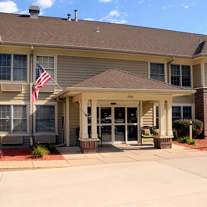 Exterior view of Brookdale Sioux City entrance