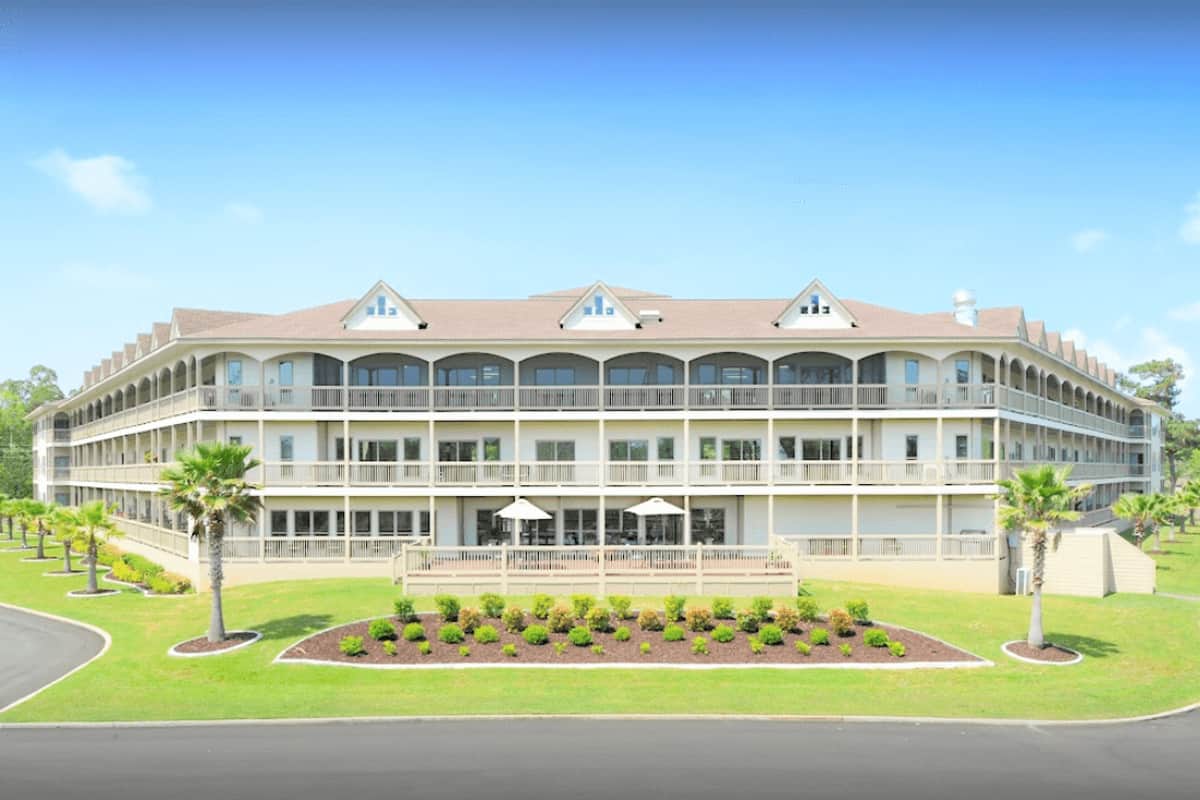 Exterior view of SummerHouse Bay Cove building