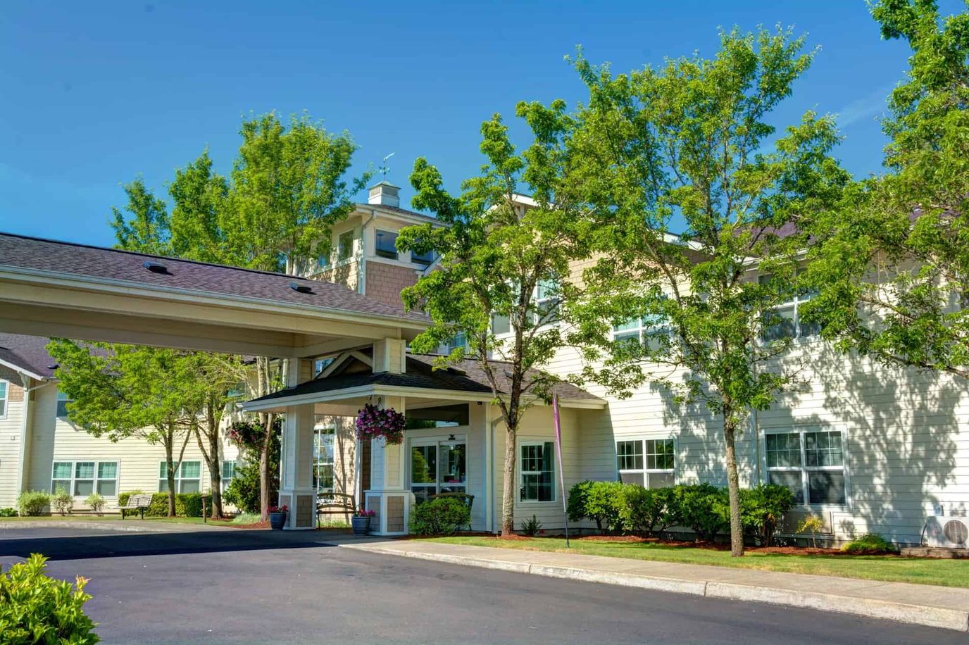 Exterior view of Vineyard Heights Assisted Living facility