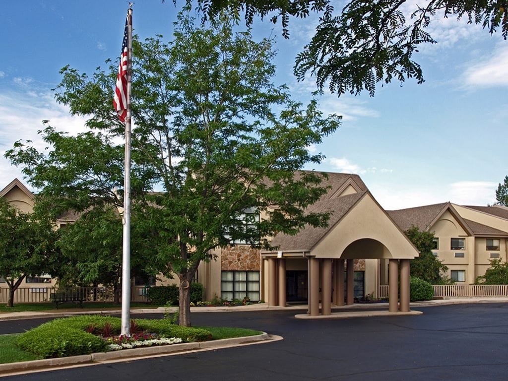 Exterior view of Life Care Center of Longmont