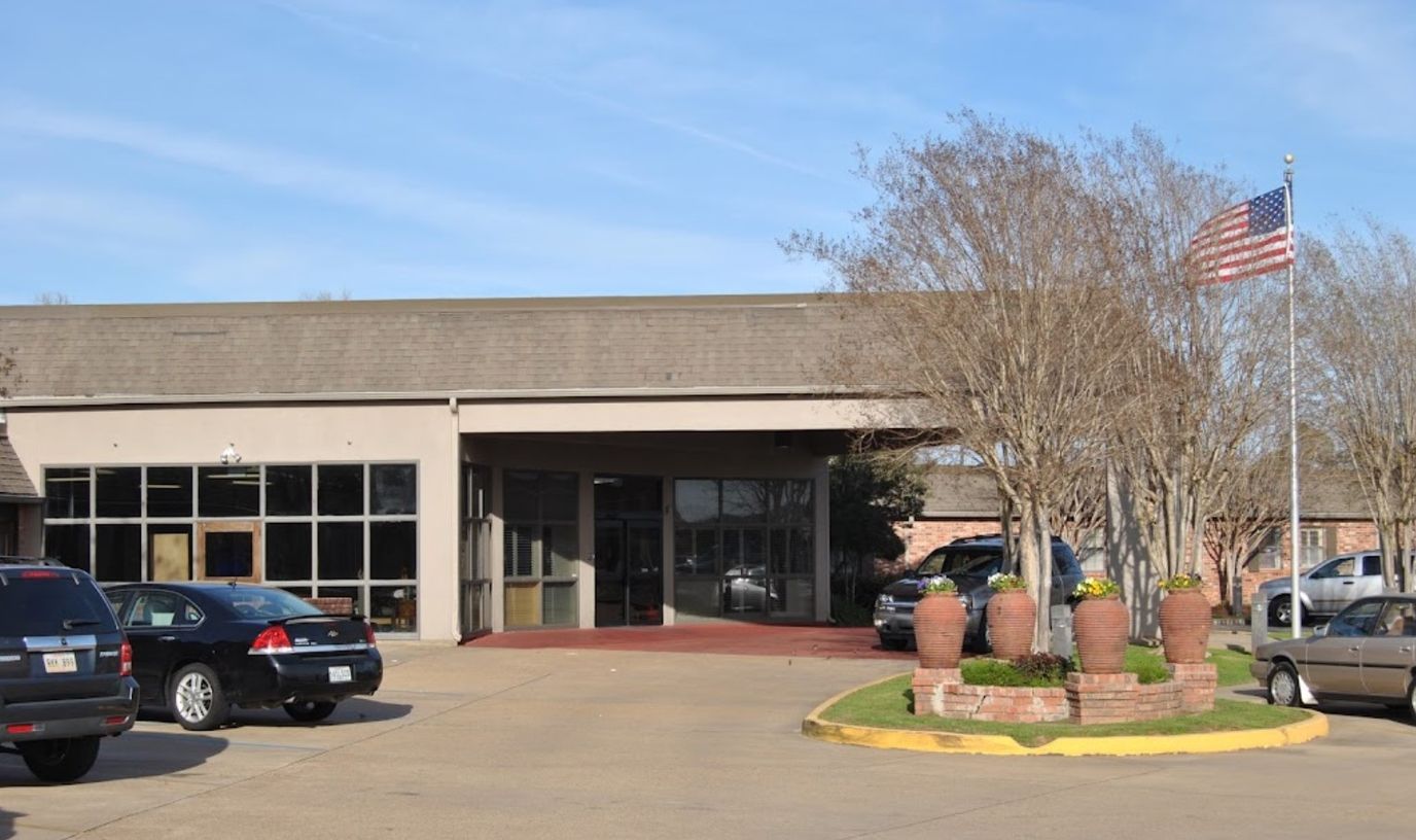 Exterior view of Summit Retirement Center entrance