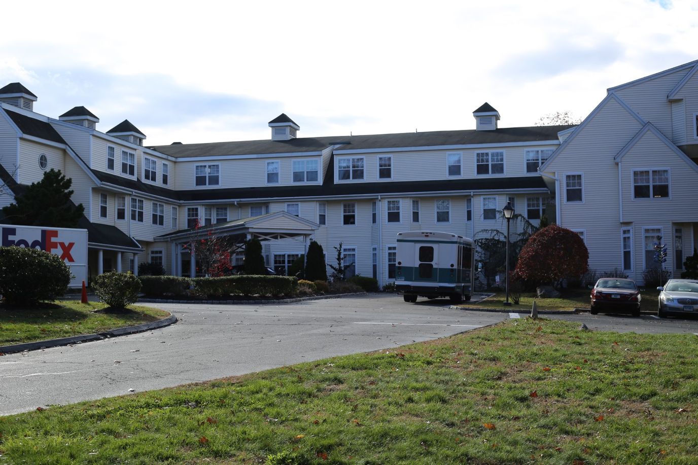 Exterior view of HarborChase of Branford facility
