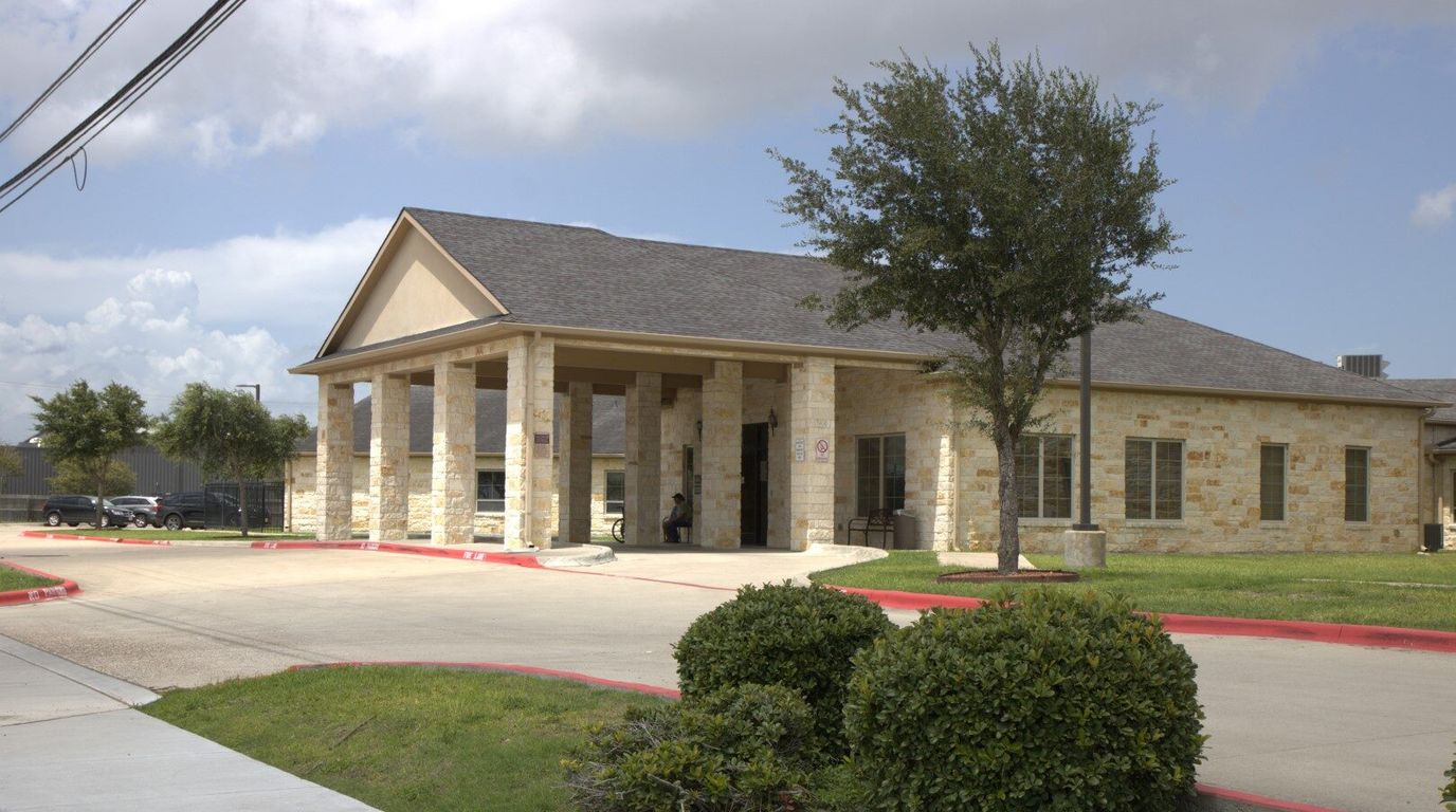 Exterior view of the Windsor Calallen assisted living facility