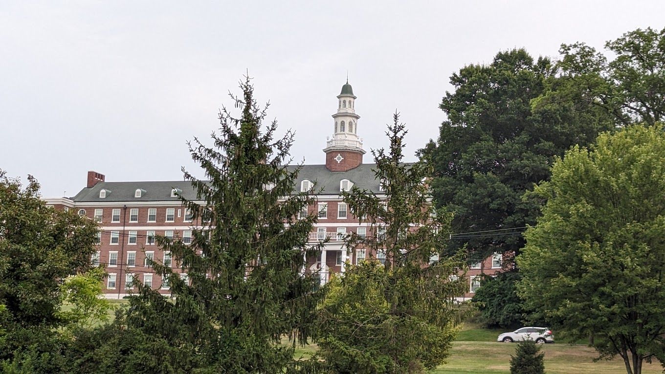 The exterior view of Roosevelt Care Center building