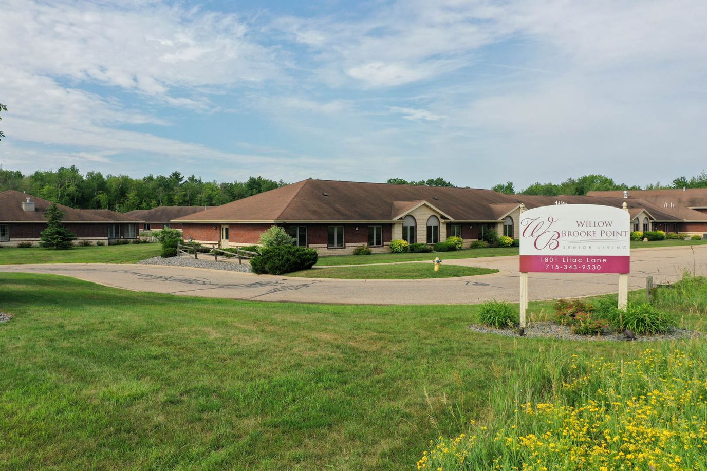 Exterior view of Willow Brooke Point Senior Living