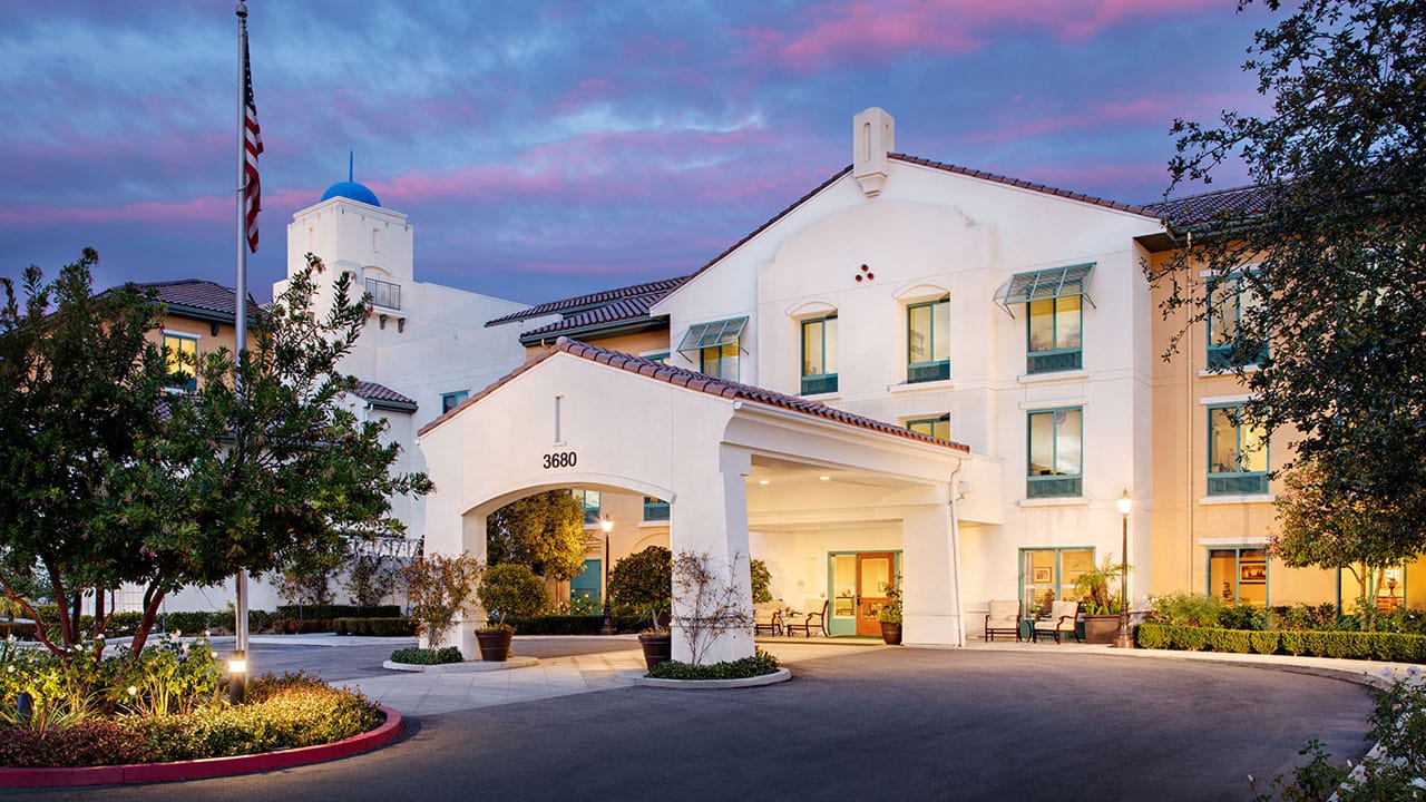 Exterior view of Belmont Village Senior Living Thousand Oaks