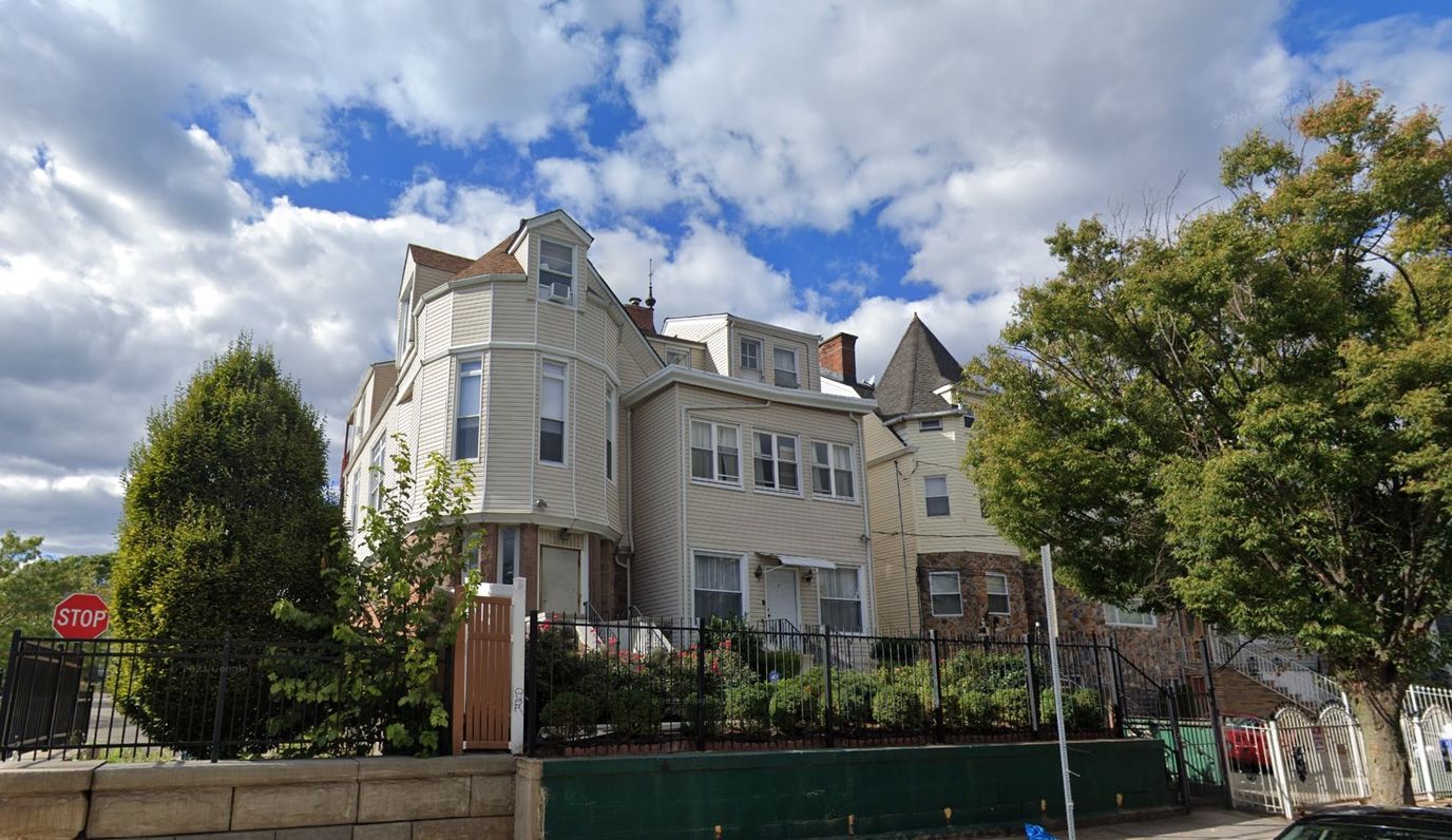 Exterior view of Branch Brook Park Manor facility