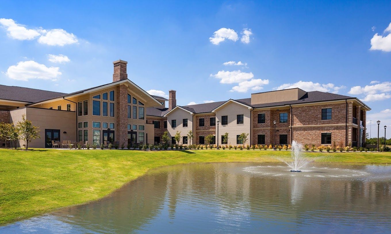 Exterior view of the HarborChase of Plano facility